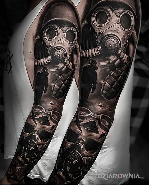 Tatuaż war w motywie mroczne i stylu realistyczne na ramieniu