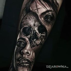 Tatuaż Rozczłonkowana głowa na przedramieniu motyw: czaszki styl: realistyczne