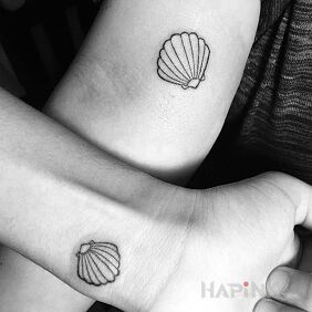 Tattoo Two shells on the wrist motif: Love style: contour / linework