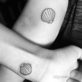 Tatuaż Dwie muszle na przedramieniu motyw: miłosne styl: kontury / linework