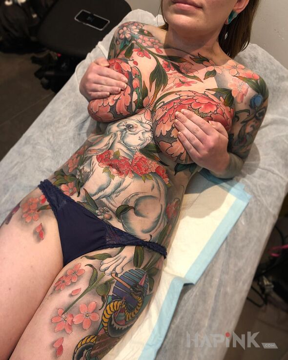 Tattoo Królik in animals motif and graphic / illustrative style on the stomach