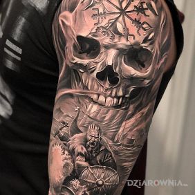 Tatuaż Wikingowie na ramieniu motyw: czaszki styl: realistyczne