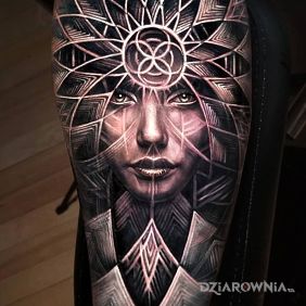 Tatuaż Twarz w witrażu na przedramieniu motyw: twarze styl: realistyczne