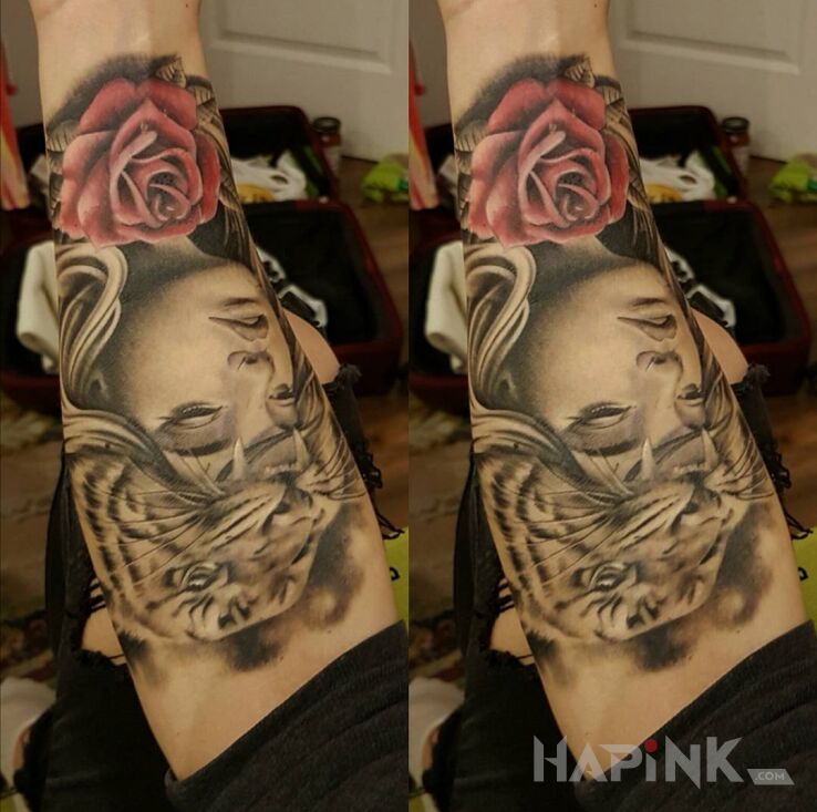 Tattoo Jeden z moich ulubionych :D in flowers motif and realistic style on the forearm