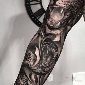 Tattoo Cheetah roar on the upper arm motif: 3D style: realistic