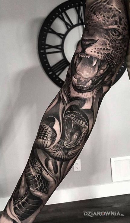 Tatuaż ryk geparda w motywie 3D i stylu realistyczne na ramieniu