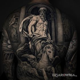 Tatuaż Muskularny heros na łopatkach motyw: postacie styl: realistyczne