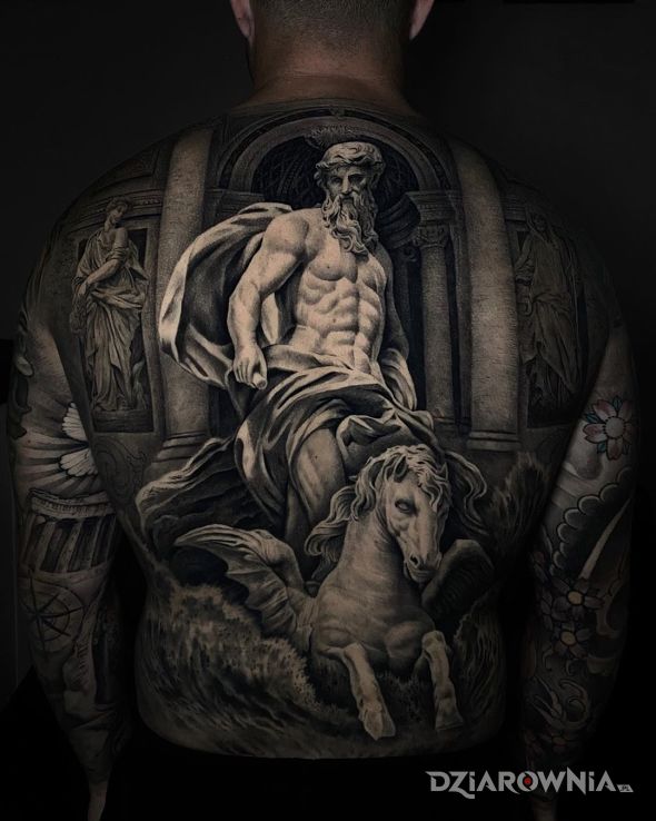 Tatuaż muskularny heros w motywie zwierzęta i stylu realistyczne na plecach