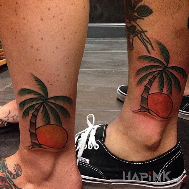 Tattoo Miłośnicy ciepłych klimatów in Love motif and oldschool style near the ankle