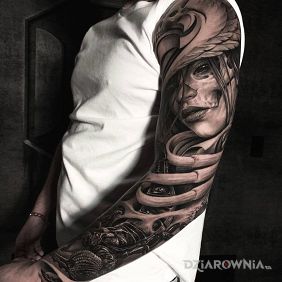 Tatuaż Czarny skorpion na ramieniu motyw: zwierzęta styl: realistyczne