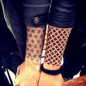 Tattoo Geometric feeling on the forearm motif: Love style: geometric
