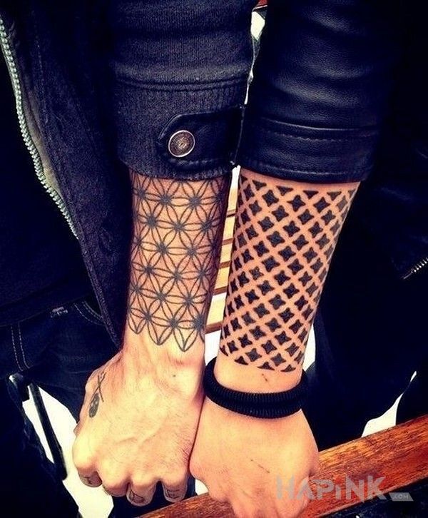 Tattoo Geometryczne uczucie in Love motif and geometric style on the forearm