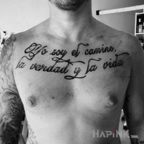 Tattoo This is who I am - Spanish on the chest motif: lettering