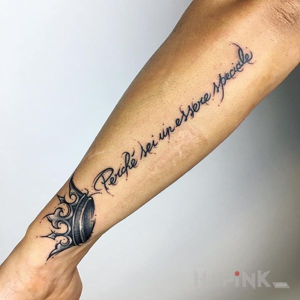 Tattoo Jesteś kimś wyjątkowym in objects motif and graphic / illustrative style on the forearm