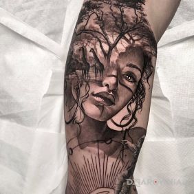 Tatuaż Safari w głowie na ramieniu motyw: 3D styl: realistyczne