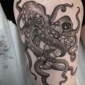 Wycena tatuażu - Ośmiornica i kosmonauta
