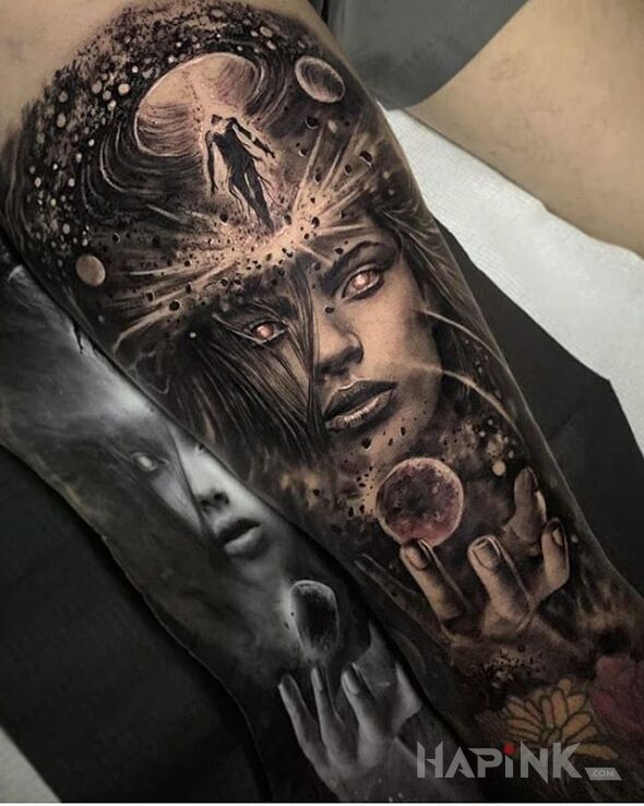 Tattoo Oświecona dziewczyna in faces motif and realistic style on the leg
