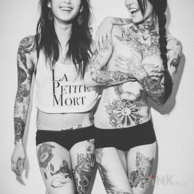 Tattoo Two sexy chicks on the chest motif: sexy