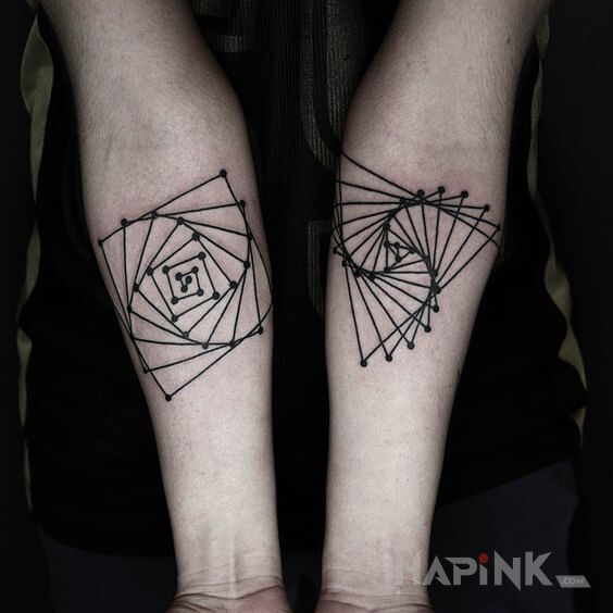Tattoo Trójkąty i kwadraty in other motif and geometric style on the forearm