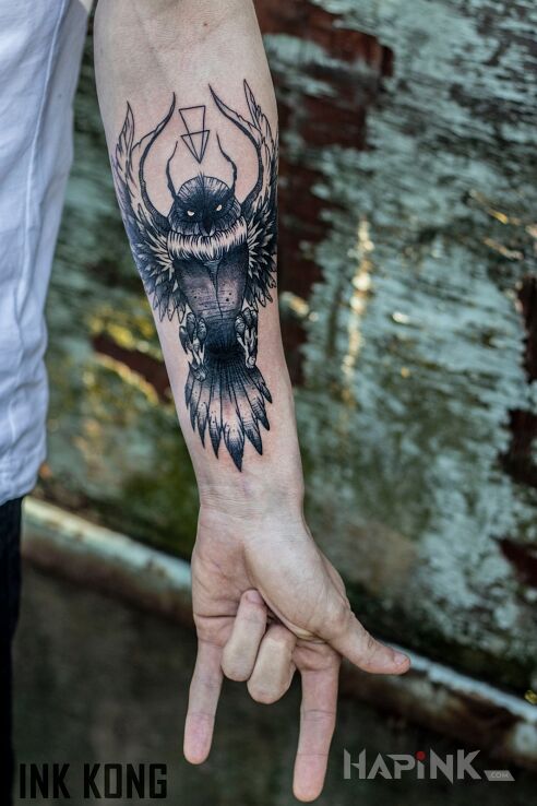 Tattoo Magiczna sowa in animals motif and graphic / illustrative style on the forearm
