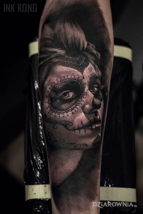Tatuaż muerte w motywie 3D i stylu realistyczne na przedramieniu