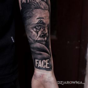 Tatuaż Joker na przedramieniu motyw: postacie styl: realistyczne