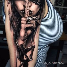 Tatuaż Ciuchutko na ramieniu motyw: 3D styl: realistyczne