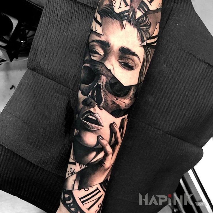 Tattoo Kobieca czaszka in black and gray motif and realistic style on the forearm