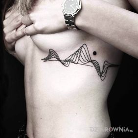Tatuaż Idealnie wykonane linie na żebrach motyw: pozostałe styl: kontury / linework