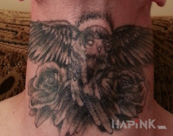 Tattoo Sowa na szyji in animals motif on the neck