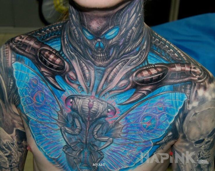 Tattoo Klata z ważką in skulls motif and organic style on the neck
