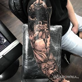 Tatuaż Rzymski legionista na przedramieniu motyw: postacie styl: realistyczne