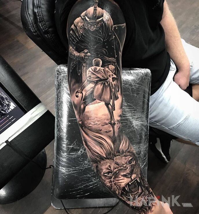 Tattoo Rzymski legionista in 3D motif and realistic style on the forearm