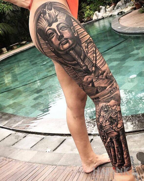 Tattoo Wielki faraon in black and gray motif and realistic style on the calf