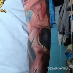 Tatuaż Istoty nocy na przedramieniu motyw: rękawy