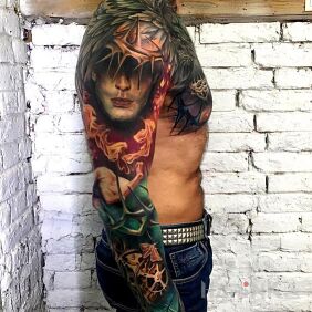 Tattoo Thorns, lots of thorns on the upper arm motif: sleeves style: realistic