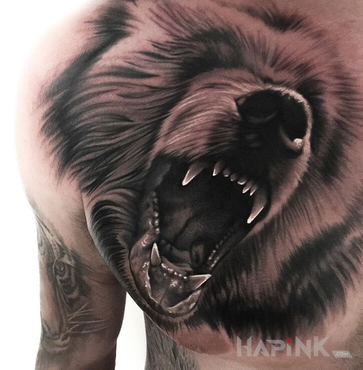 Tattoo Niedźwiedź in animals motif and realistic style on the chest