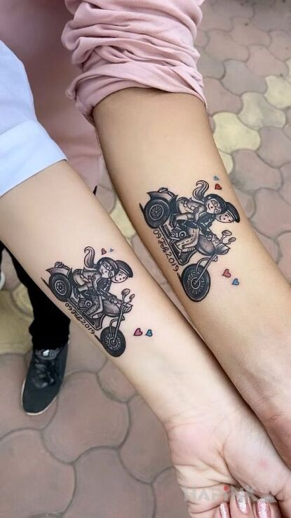Tattoo Miłośnicy dwóch kółek in black and gray motif and graphic / illustrative style on the forearm