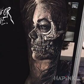 Tattoo Dead for life on the upper arm motif: 3D style: realistic