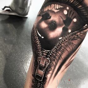 Tattoo Slider with eye on the leg motif: 3D