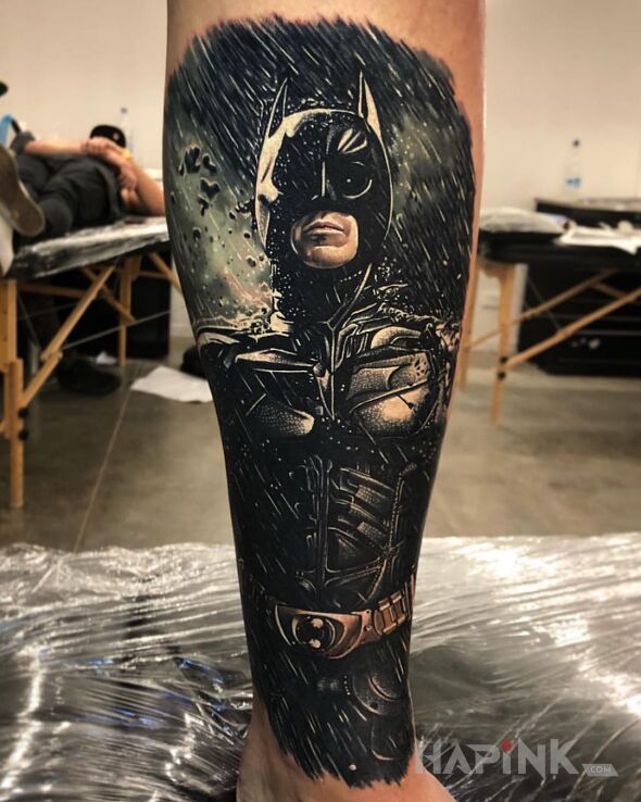 Tattoo Mroczny Rycerz in 3D motif and realistic style on the calf