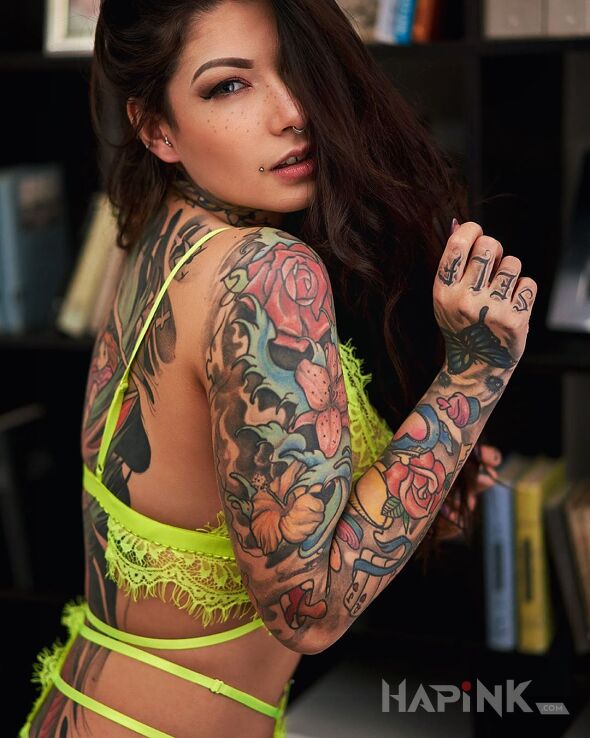Tattoo Kolorowy rekaw u super laski in sleeves motif and graphic / illustrative style on the upper arm