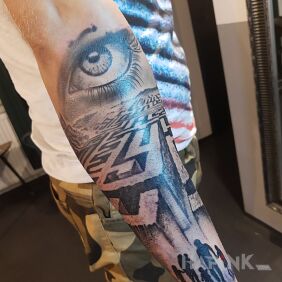 Tattoo Labyrinth on the forearm motif: 3D style: realistic