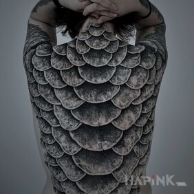 Tattoo Shells on the back motif: other style: realistic