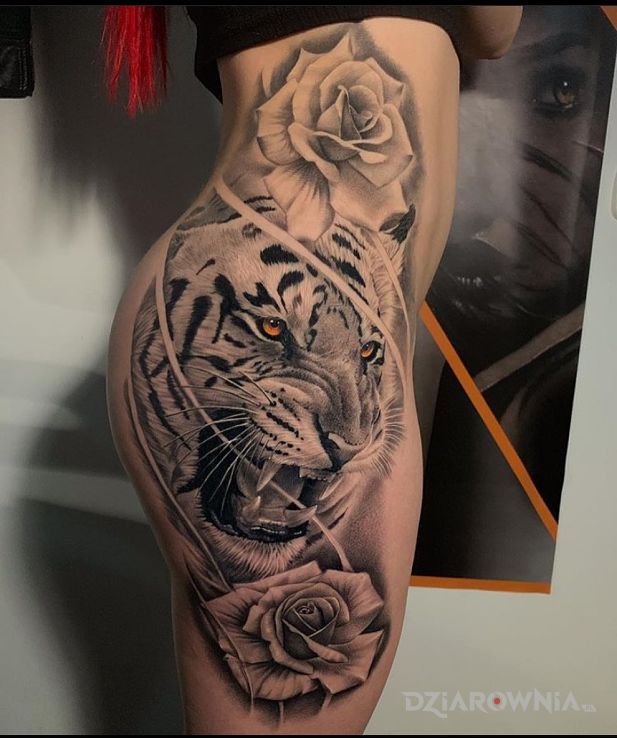 Tatuaż tygrys i dwie róże w motywie kwiaty i stylu realistyczne na żebrach