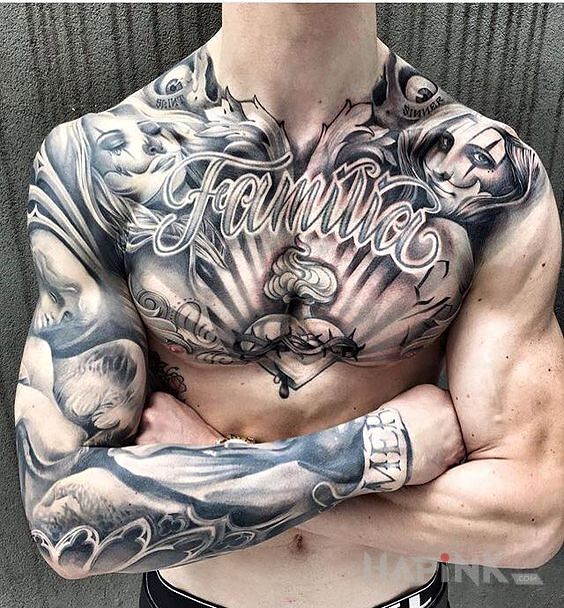 Tattoo Familia in lettering motif and calligraphy style on the nape