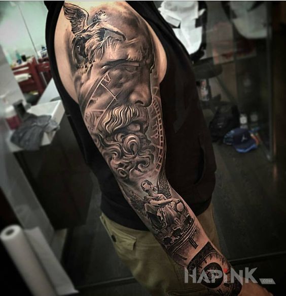 Tattoo Wielka brodata twarz in 3D motif and realistic style on the forearm