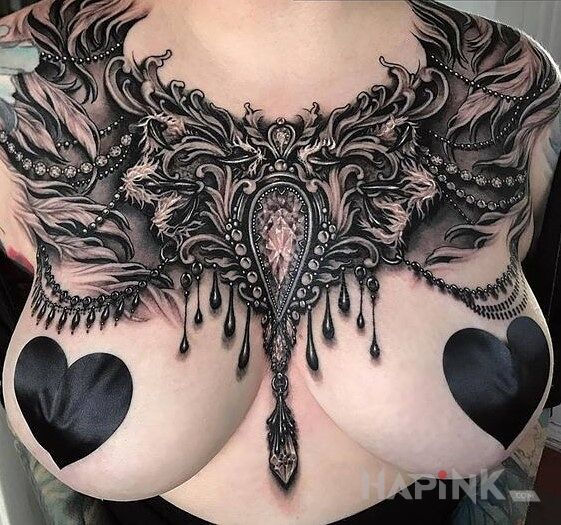Tattoo Piękny naszyjnik in objects motif and realistic style on the chest