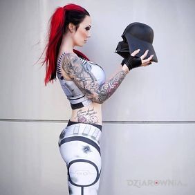 Tatuaż Szturmowiec z tatuazami na żebrach motyw: rękawy