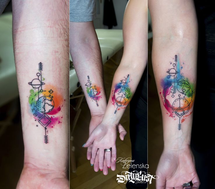 Tatuaż  dla pary w motywie kolorowe i stylu watercolor na przedramieniu